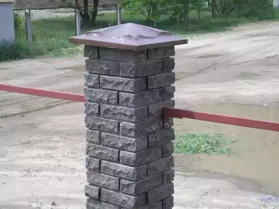 Колпаки на забор бетонные